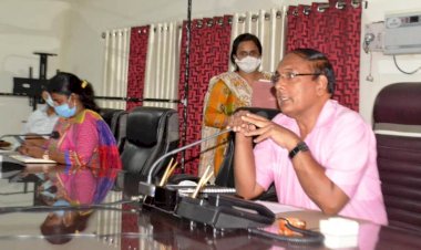 दो अक्टूबर को जिलाधिकारी अपने अधीनस्थ अधिकारियों के साथ कलेक्टेट परिसर में सफाई करेंगे