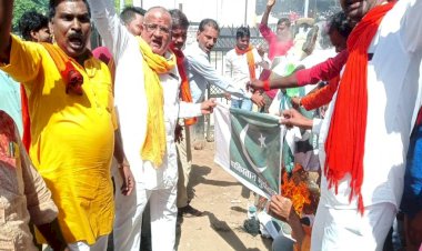 कश्मीर में हो रहे हिन्दुओ पर अत्याचार के विरोध में फूटा बजरंग दल का गुस्सा