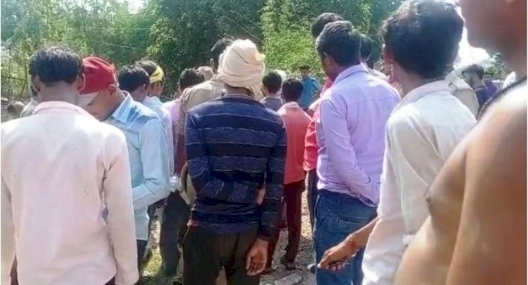 प्राइवेट बस की ठोकर से 13 वर्षीय छात्रा की मौत, गुस्साए ग्रामीणों ने लगाया जाम
