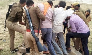 बालू खदान के रास्ते में पड़ने वाले मन्दिर को किया ध्वस्त, ग्रामीणों में आक्रोश