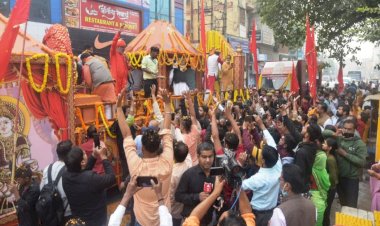 कनाडा से आई देवी अन्नपूर्णा की मूर्ति काशी पहुंची, नगर भ्रमण में भव्य स्वागत