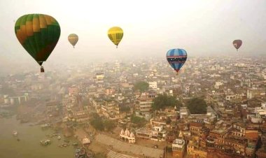 बाबा विश्वनाथ की नगरी में हॉट एयर बैलून शो का पहले ही दिन दिखा क्रेज, उमड़ी भीड़