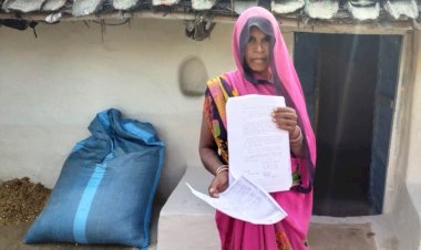 चित्रकूट के भौंरी गांव में कोटेदार की मनमानी के चलते लाभार्थियों तक नहीं पहुंच पा रहा राशन