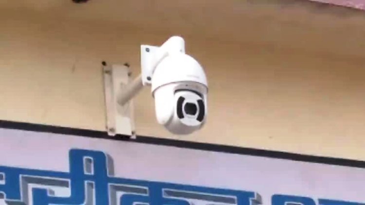 हाईटेक सीसीटीवी कैमरे (Hi-tech CCTV cameras)