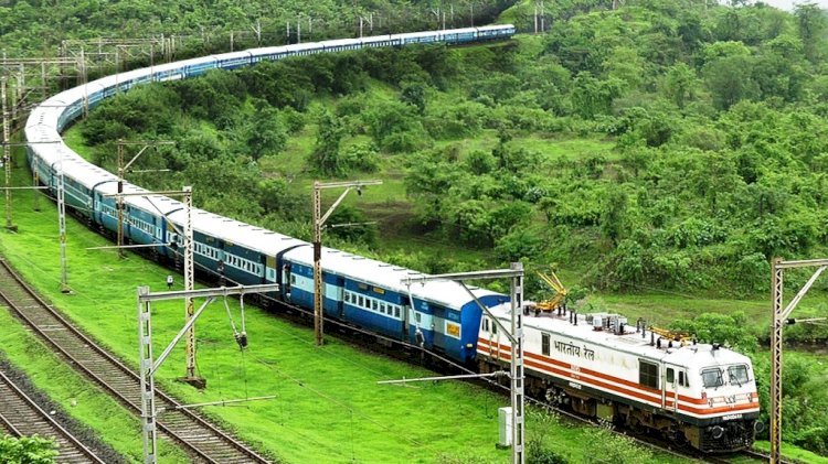गोवा के मनोरम जगहों की सैर के लिए शुरू हुई यह स्पेशल ट्रेन, झाँसी से होकर गुजरेगी