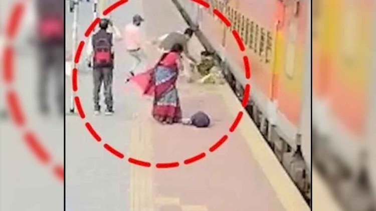 चलती ट्रेन से कूदी दो महिलाएं, आरपीएफ ने बचाई जान, वीडियो वायरल