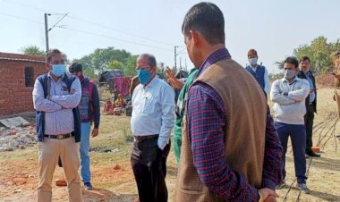 मंडल रेल प्रबंधक ने झाँसी-बांदा रेल खण्ड का किया विंडो ट्रेलिंग निरीक्षण, देखिये यहाँ