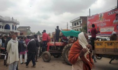 धान की खरीद न होने पर किसानों का गुस्सा फूटा, किया नेशनल हाईवे जाम