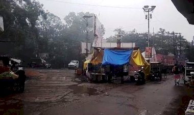 चित्रकूट मंडल में 36 घंटे से रुक रुक कर कभी धीमी कभी तेज बारिश, विद्युत व्यवस्था चरमराई