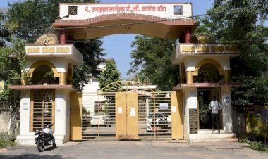 बाँदा : पं. जेएन कॉलेज की दो छात्राओं को मिले तीन तीन स्वर्ण पदक