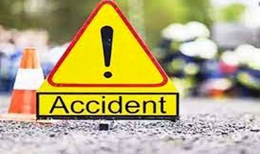 तेज रफ्तार मिनी ट्रक ने बाइक सवार मजदूरों को मारी टक्कर, तीन की मौत