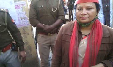 बांदा के नरैनी सीट पर सस्पेंस बरकरार, किरण वर्मा ने किया नामांकन, दद्दू ने खरीदे पर्चे