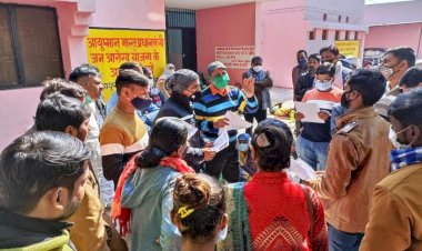 अस्पताल परिसर में वाल पेंटिंग कराकर आयुष्मान भारत योजना का करें प्रचार