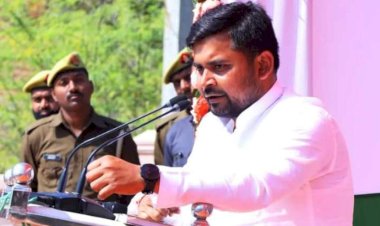 महोबा में नहीं उतर पाया काँग्रेसी स्टार प्रचारक का हेलीकॉप्टर, समर्थक हुये निराश