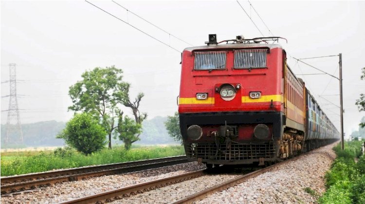 बुंदेलखंड के यात्रियों के लिए खुशखबरी : खजुराहो से मुंबई, जम्मू के लिए दो नई ट्रेनों की सौगात