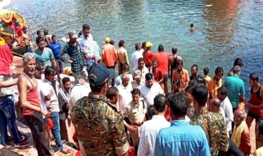 चित्रकूट में श्रद्धालु से भरी नाव नदी में पलटी, 35 श्रद्धालु सवार थे