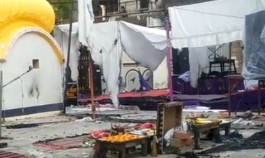 हनुमान मंदिर में चल रही थी भागवत कथा, तभी किसी ने पंडाल में लगा दी आग
