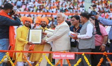 बुंदेली कलाकारों का लखनऊ में सम्मान, बढ़ा जिले का मान