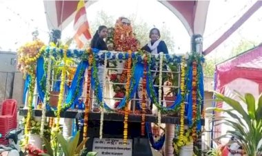 डॉ. भीमराव अंबेडकर की इस प्रतिमा को पहनाई 131 किलो की फूलों की माला