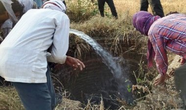बैंक के कर्ज से परेशान इस गांव में किसान ने सूखे कुएं में लगाई छलांग