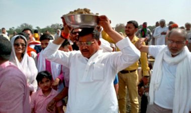 नदियों को पुनर्जीवित करने का संकल्प लेकर मंत्री से लेकर डीएम तक फावड़ा तसला लेकर खुद ढोई मिट्टी