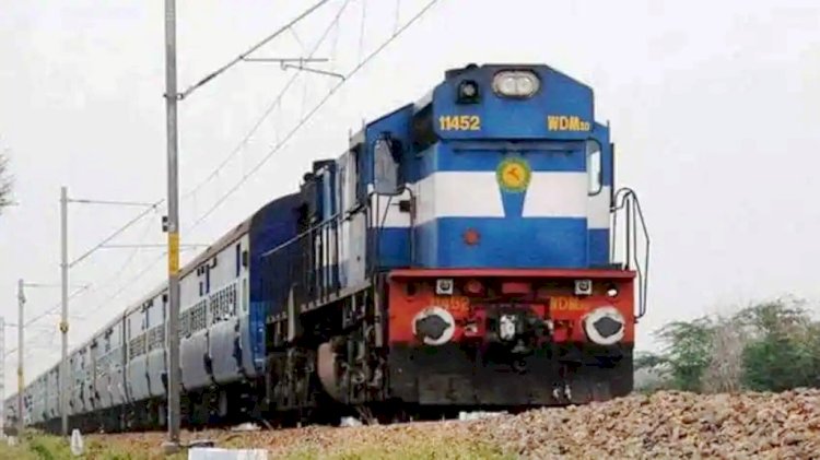 यात्रीगण ध्यान दें : गोरखपुर से लोकमान्य तिलक वाया वीरांगना लक्ष्मीबाई झाँसी के लिए चली यह स्पेशल ट्रेन
