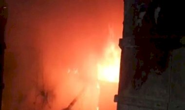 शॉर्ट सर्किट से फर्नीचर के कारखाने में आग लगी, फर्नीचर व मशीनें जलकर राख