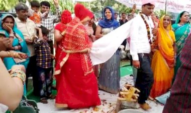 जनप्रतिनिधियों की मौजूदगी में 210 जोड़ों ने लिए सात फेरे