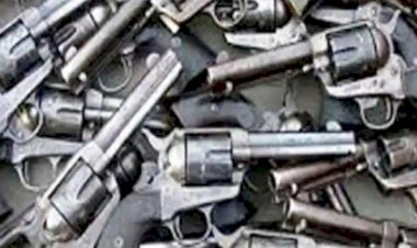 बाँदा : रिश्वत न देने पर फर्जी असलहा फैक्ट्री में पुलिस द्वारा फंसाने का आरोप