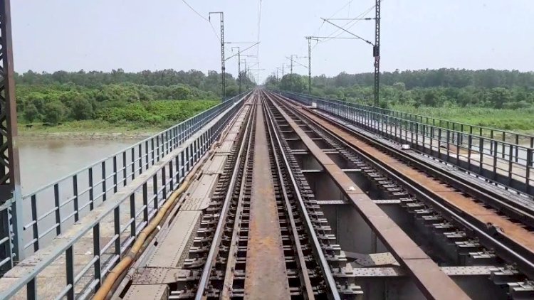 यमुना नदी पर एक और रेलवे पुल की सौगात, जल्द ही पुल पर पूरी रफ्तार से दौड़ेंगी ट्रेनें