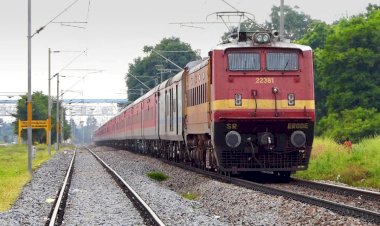 झांसी से होकर गुजरने वाली तुलसी एक्सप्रेस सहित इन 20 ट्रेनों में नई समय सारिणी होगी लागू, जल्दी देखें