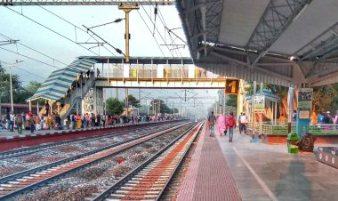 उप्र के दस रेलवे स्टेशनों पर इलेक्ट्रिक वाहनों की चार्जिंग को मंजूरी
