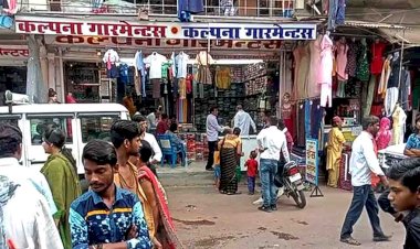 बांदा में कल्पना गारमेंट्स की दुकान में सेल टैक्स का छापा