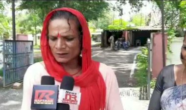 झांसी : जीआरपी के सिपाहियों ने किन्नर को पीटा, मचा हंगामा