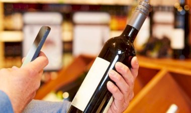 उप्र : शराब की बोतलों की स्कैनिंग के लिए उपयोगी है ई-पॉश मशीन