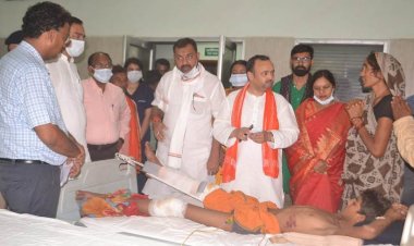 बांदा : हादसे में घायल हुए लोगों का सहकारिता राज्य मंत्री ने हालचाल लिया, बेहतर इलाज के निर्देश दिए