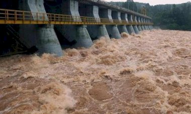 हमीरपुर : डैमों से लाखों क्यूसिक पानी छोड़े जाने से बाढ़ का खतरा मंडराया