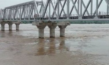 बांधों से पानी छोड़े जाने के बाद नदियों में बुन्देलखण्ड में जलप्रलय