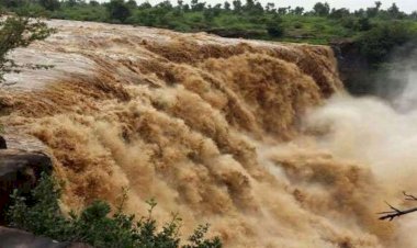 चित्रकूट : शबरी जल प्रपात भी उफान पर, रोजाना आते हैं कई पयर्टक, देखते हैं मनमोहक नजारा