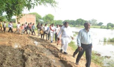 बांदा : बाढ में फंसे 32 परिवारों के 173 लोगों को निकाल कर कैम्प में ठहराया