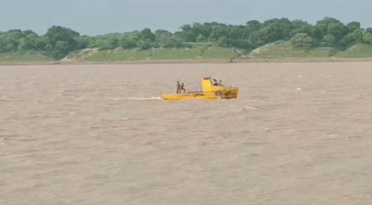 yamuna river boat sanks, bundelkhand news banda