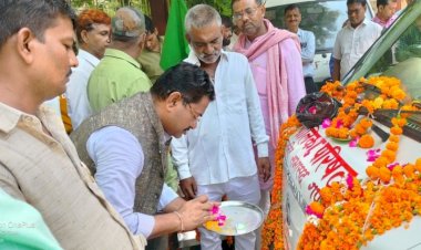 बांदा : शवों को श्मशान घाट मुक्तिधाम तक ले जाने को अब स्वर्गारोहण-विमान