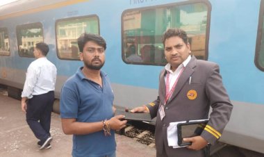 ट्रेन में सफर के दौरान यात्री का आई पैड छूटा, डिप्टी टीएस ने यात्री तक पहुंचाया