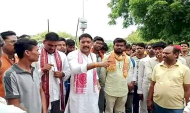 महोबा : आस्था का अपमान करने वाले डाक्टरों की गिरफ्तारी की मांग