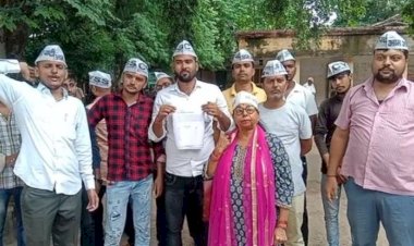 इलाहाबाद विश्वविद्यालय में 400 प्रतिशत तक फीस बढ़ी, विरोध में आप का प्रदर्शन