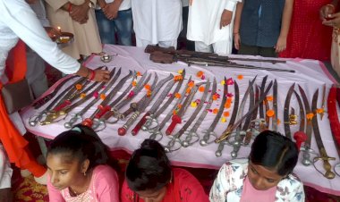 शस्त्रपूजन के बाद बेदी ने क्यों कहा हर हिंदू को अपने घर में हथियार रखने चाहिए