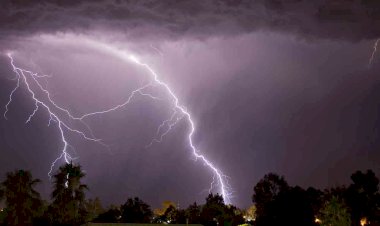 वर्षा और बिजली कड़कने पर घरों से न निकले,बिजली गिरने पर करे ये उपाय