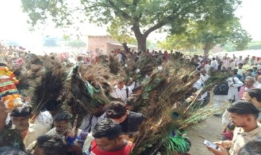 मौन साधकों ने 48 घंटे के व्रत के लिए जंगल में डेरा डालकर खेली लट्ठमार दिवाली