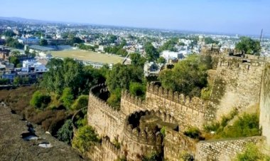 झांसी में पर्यटन के विस्तार के साथ ही पर्यटकों को आधुनिक सुविधाएं मुहैया करायेंगी ये छह कंपनियां