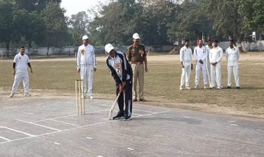तीन दिवसीय पुलिस क्रिकेट प्रतियोगिता में पहले दिन, प्रयागराज ने हमीरपुर को 4 विकेट से हराया
